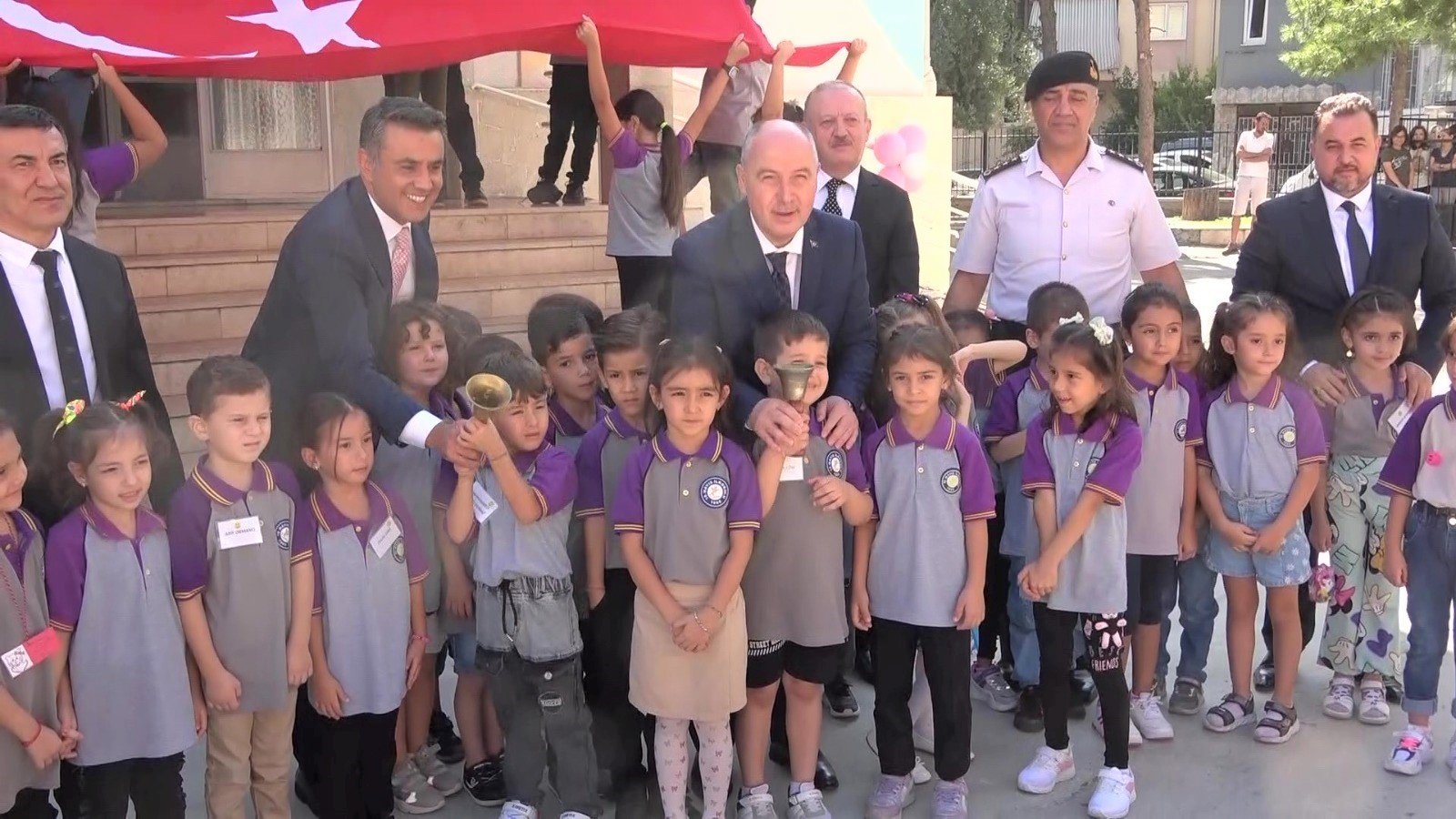 Denizli’de İlk Ders Zilini Vali Coşkun Çaldı…