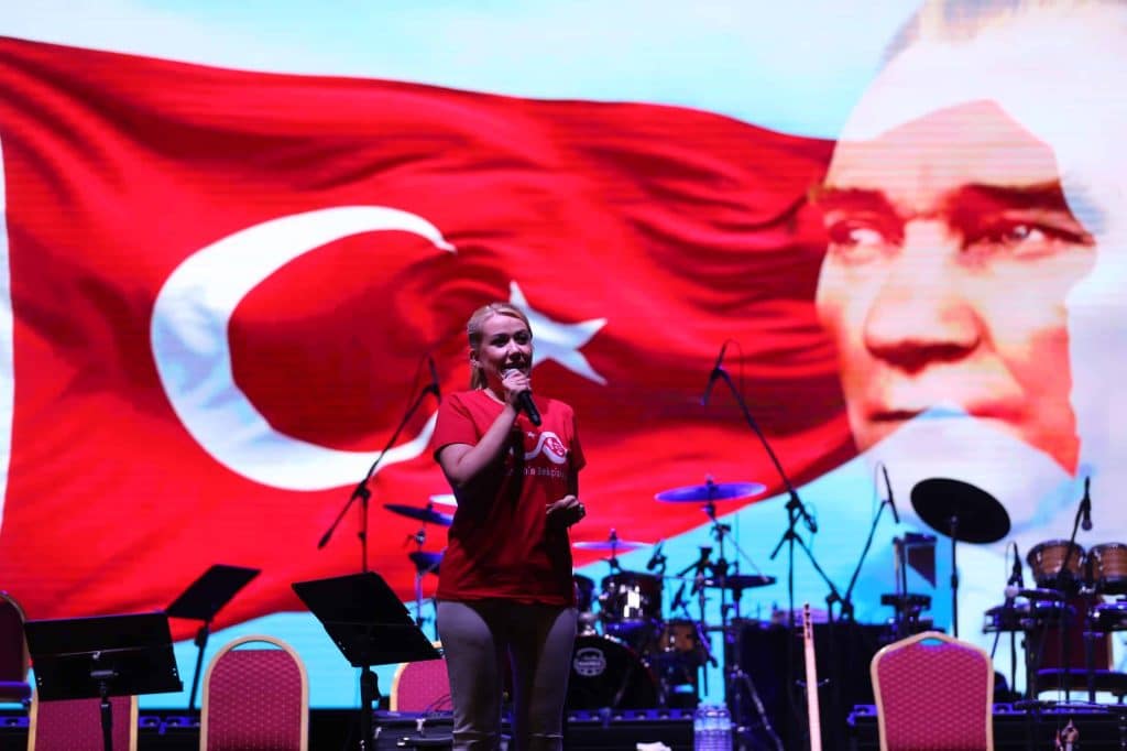 Merkezefendi Belediyesi’nin 100. Yıl Etkinlikleri, Binlerce İnsanın Katılımıyla Taçlandı…