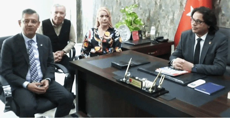 Denizli CHP, Topyekün Özgür Özel’den Yana Destek Açıklaması Yaptı…