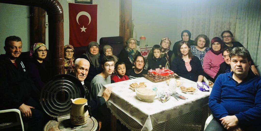 Denizlili Ayşe Nine, Cumhuriyetle Birlikte Doğum Gününü Kutladı...