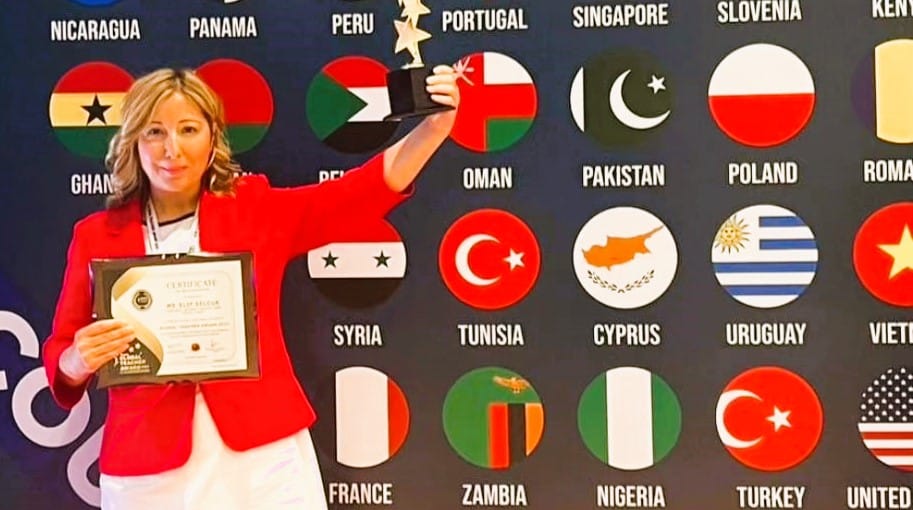 Denizlili Elif Öğretmen, Eğitimin Nobel'i Olarak Bilinen Küresel Öğretmen Ödülünü Aldı...