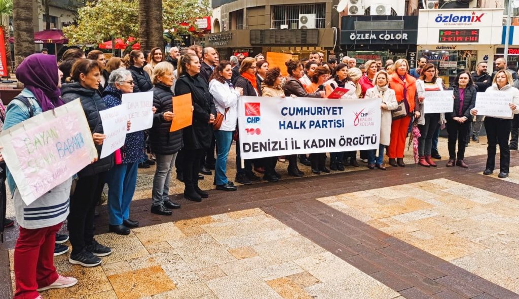 CHP’li Kadınlar, Kadına Şiddete Karşı Basın Açıklaması yaptı…