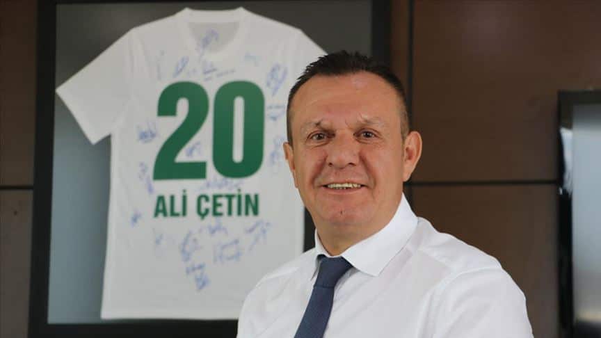 Denizlispor'un Eski Başkanı Ali Çetin Bıçaklandı...