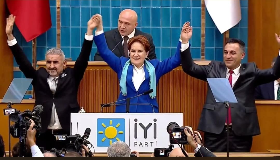 Akşener, Denizli’nin 2 İlçesi’nin Başkan Adaylarını Kürsüden Açıkladı…