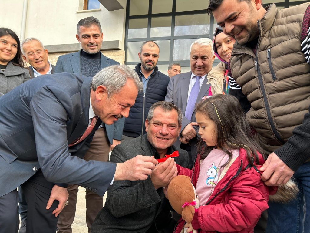 Serinhisar’da TOKİ Konutlarının Anahtarları Teslim Edildi…