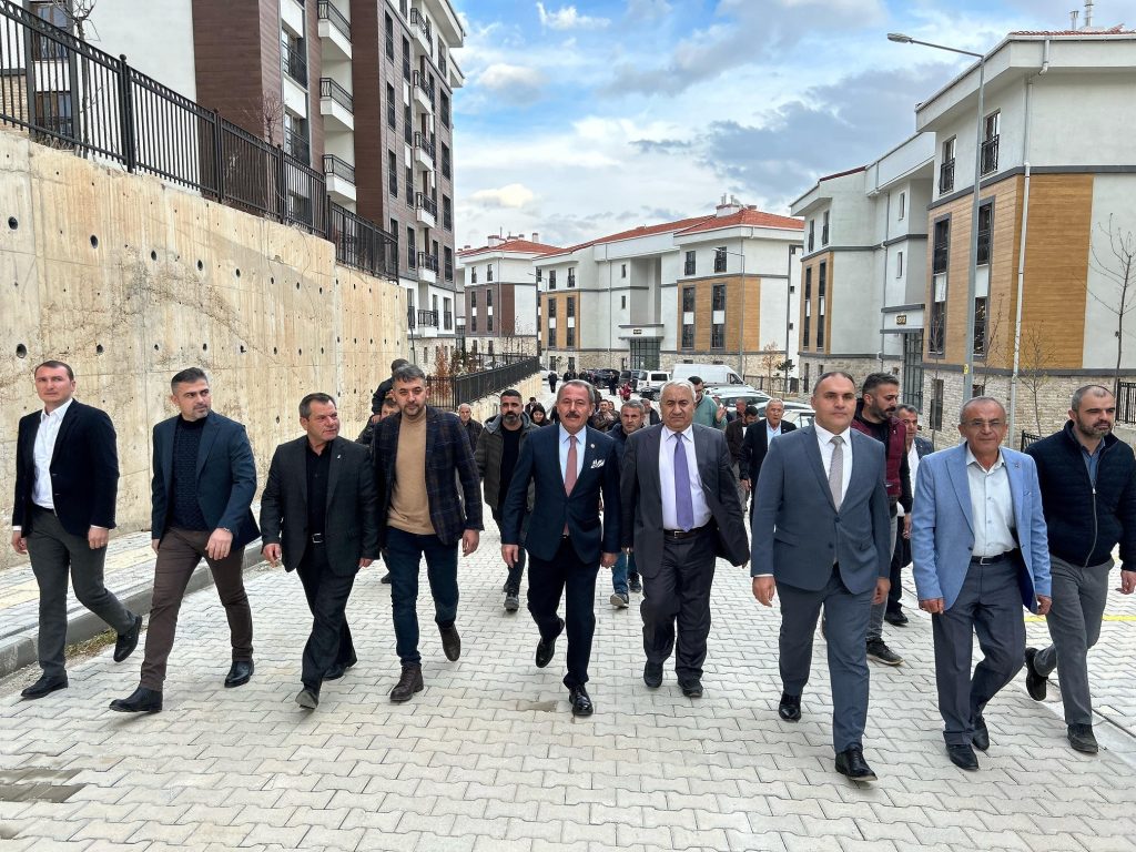 Serinhisar’da TOKİ Konutlarının Anahtarları Teslim Edildi…