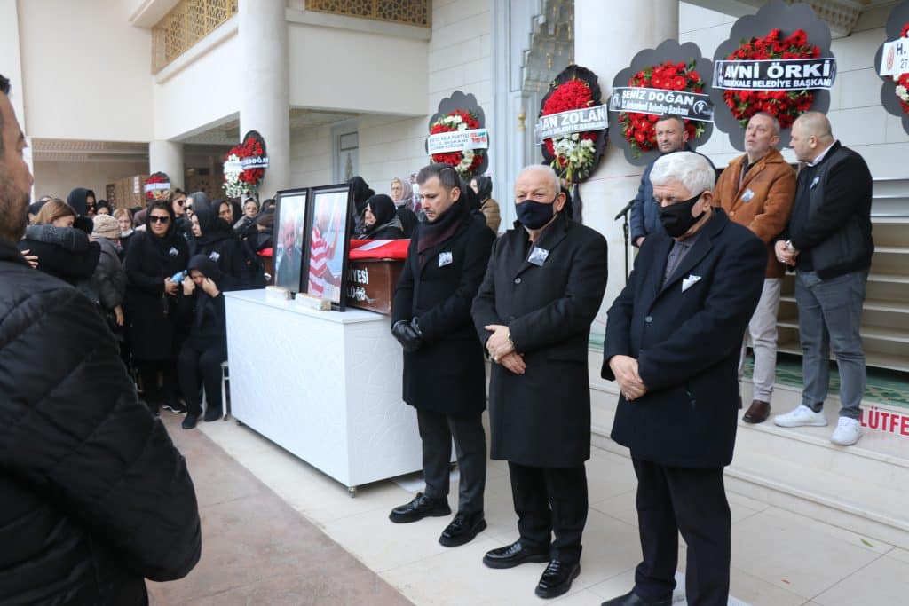 Cinkaya, Binlerce Seveni Tarafından Son Yolculuğuna Uğurlandı...