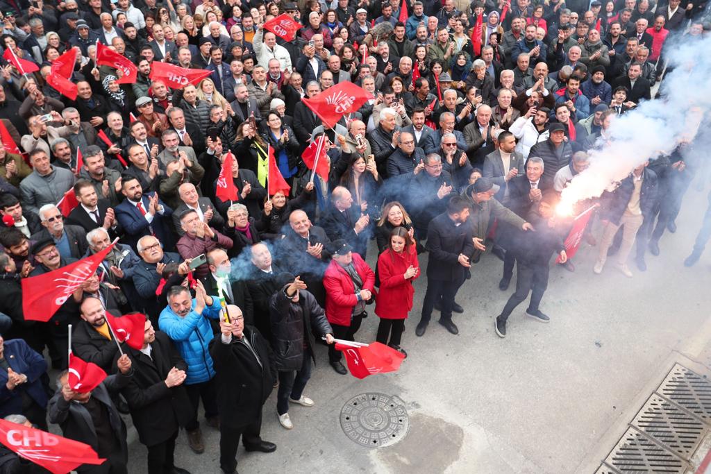 CHP Denizli Büyükşehir Adayı Çavuşoğlu Partililer tarafından Karşılandı...