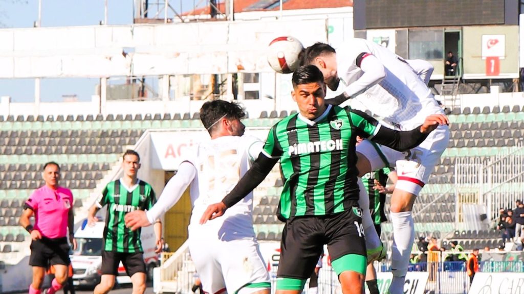Horozlar, Kendi Evinde Amedspor'la Yenişemedi: 1- 1
