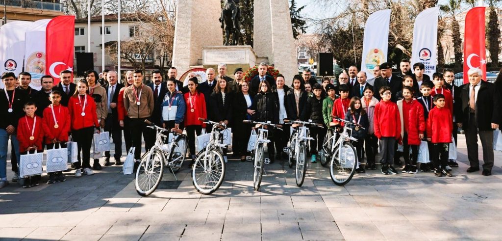 Atatürk'ün Denizli'ye Gelişinin 93. Yıldönümü Törenlerle Anıldı...