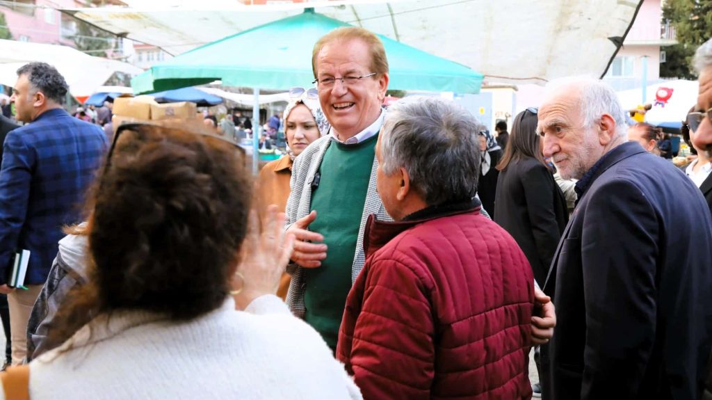 AK Partili Pamukkale Belediye Başkan Adayı Halil Pekdemir, ilçe için önemli projelerini anlatmaya devam ediyor. Projelerin ilk sırasında ilçeyi depreme karşı hazırlıklı hale getirmek yer alıyor.