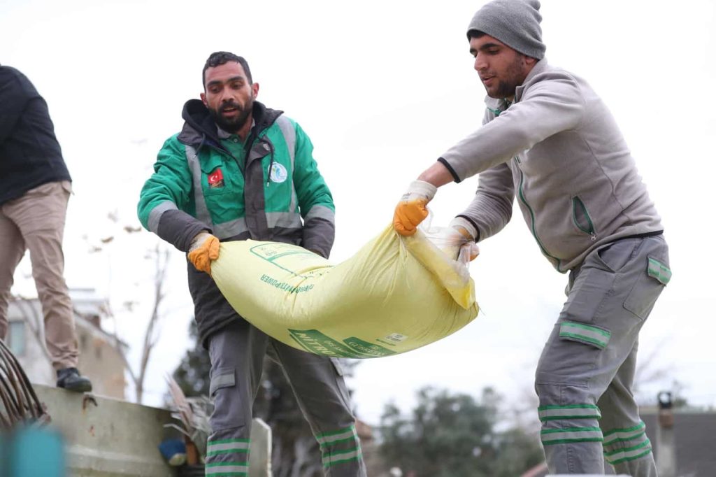 Merkezefendi Belediyesi'nin 100 Ton Gübre Desteği Çiftçileri Sevindirdi...