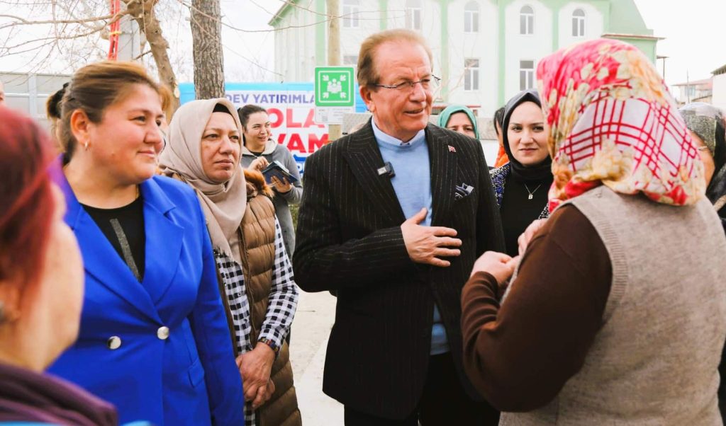 Pekdemir, Hizmet Yağdırdığı Kırsal Mahallerde Davulla Zurnayla Karşılandı... | Şifre Haber - Denizli Haberleri I https://www.sifrehaber.com/pekdemir-hizmet-yagdirdigi-kirsal-mahallerde-davulla-zurnayla-karsilandi/