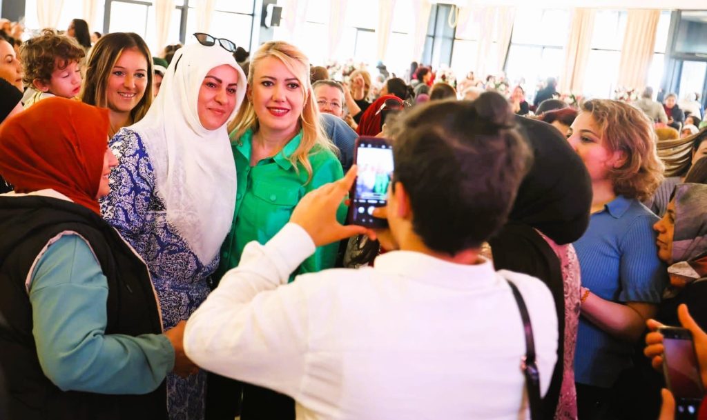 Şeniz Doğan’a Kadınlardan Sevgi Seli…