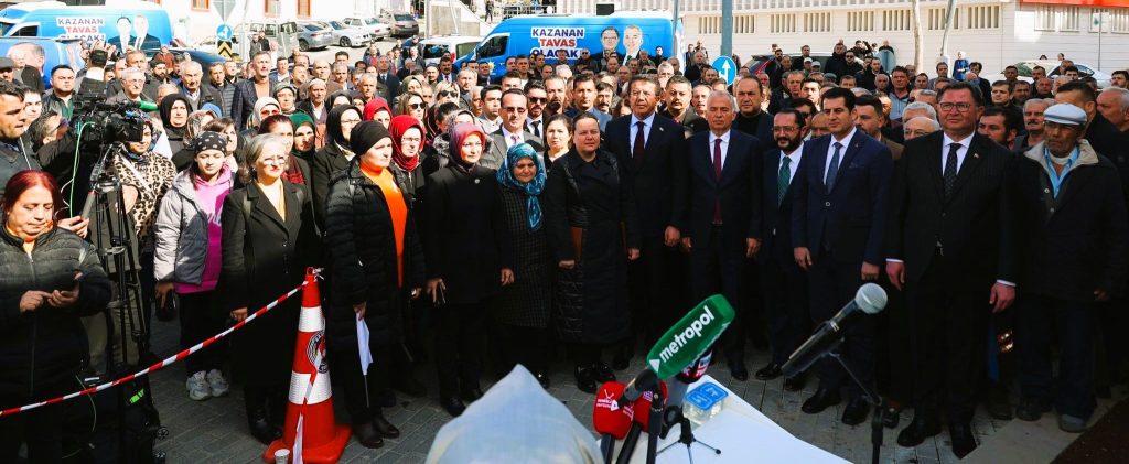 Başkan İnamlık'ın SKM Acılışı, Miting Havasına Dönüştü...