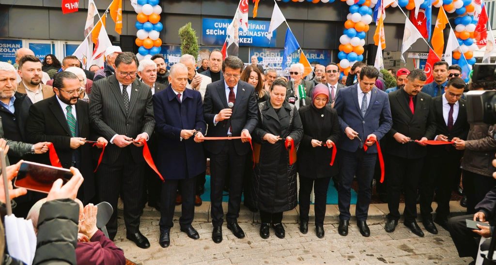 Başkan İnamlık'ın SKM Acılışı, Miting Havasına Dönüştü...