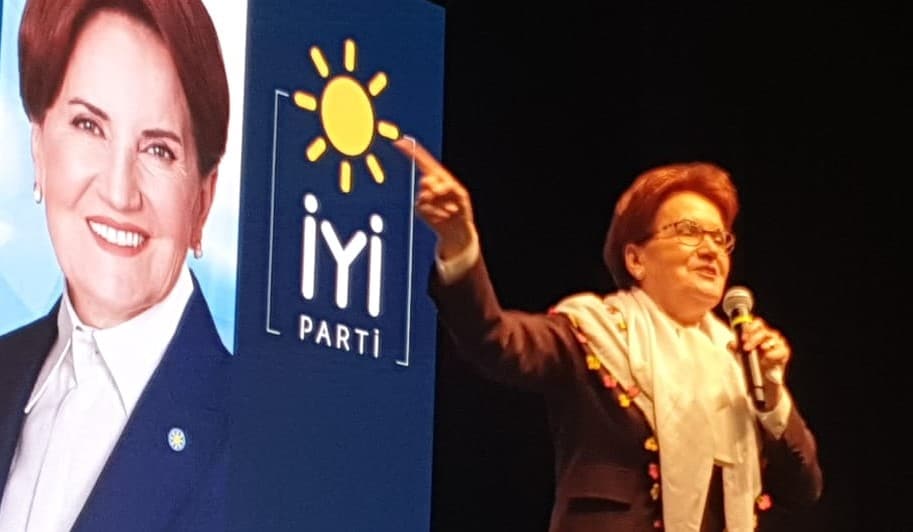 Denizli'ye Gelen Akşener, Partisinin Belediye Başkanı Adaylarını Tek Tek Tanıttı...