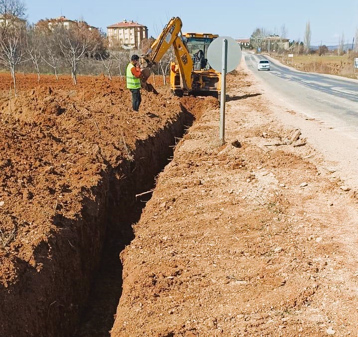 Çal ilçe merkezinin dış kısmında kalan Yeşilyurt mahallesinden sonra son yıllarda TOKİ 1, TOKİ 2 ve TOKİ 3 Konutları’nın da yapımının ardından buralarda oturan vatandaşlar ulaşım sorunu yaşıyordu.