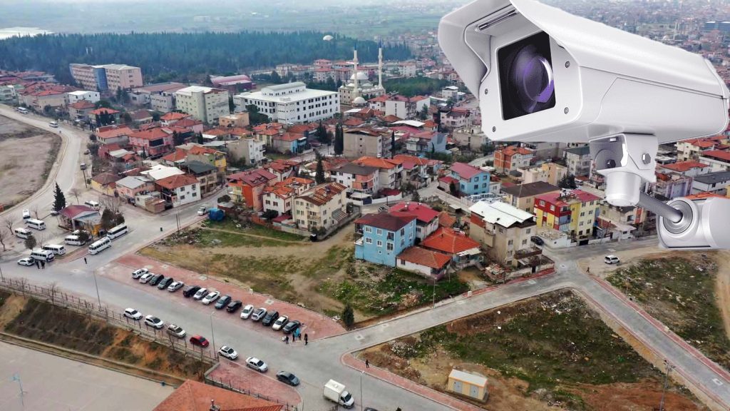 Ertemur; “Pamukkale’mizin birçok mahallesinde güvenlik zafiyetleri var. Maalesef bunun en büyük nedenlerinden biri düzensiz göçmenler. 31 Mart’ın ardından Pamukkale’mizi kameralarla donatacağız. Güvenli Pamukkale’yi oluşturacağız” dedi.