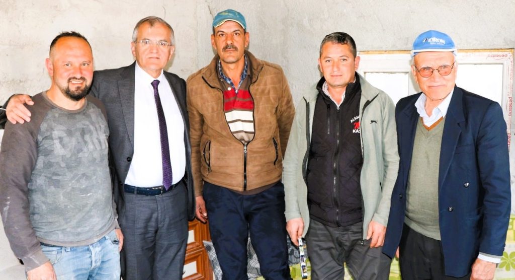 Başkan Adayı Altuğ, Kelekçi Mahallesinde Vatandaşlarla Buluştu...