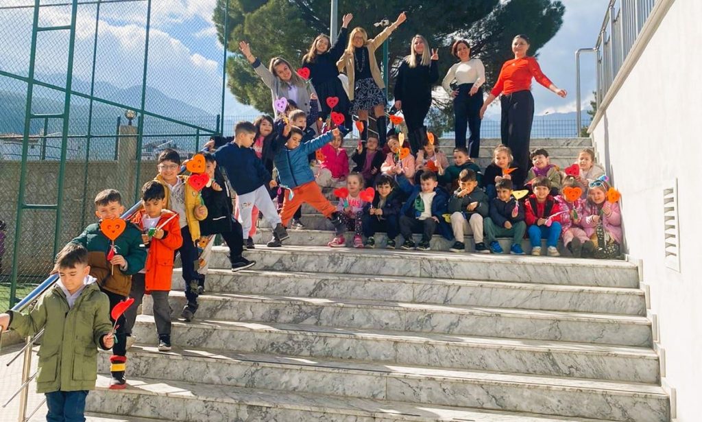 Uğurlu Minikler, İngilizceyi Ders Dışında da Öğrenmeyi Sürdürüyorlar…