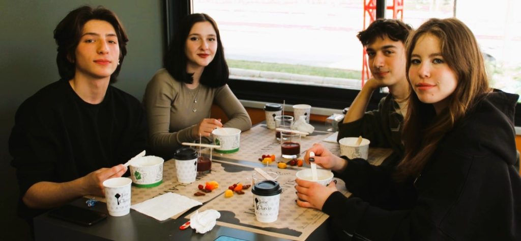 Uğur Lisesi Öğrencileri, Jane Clavis Mum Atölyesi'nde Yeteneklerini Keşfettiler...