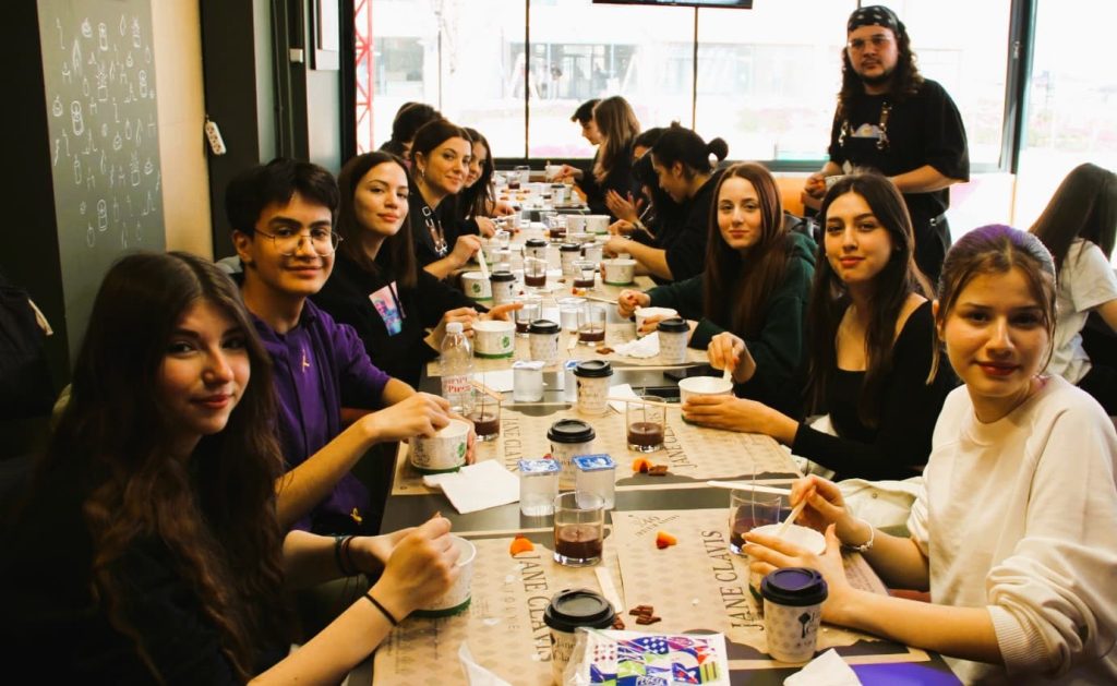 Uğur Lisesi Öğrencileri, Jane Clavis Mum Atölyesi'nde Yeteneklerini Keşfettiler...