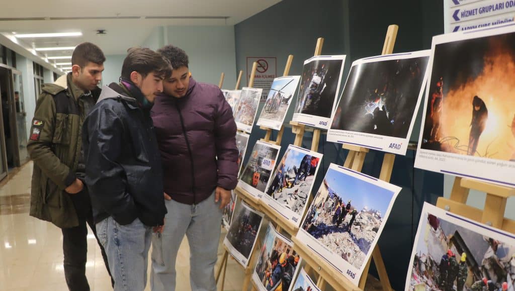 Vali Coşkun: Denizli Her şeyiyle Depremzede Vatandaşlarımızın Yanında Oldu...