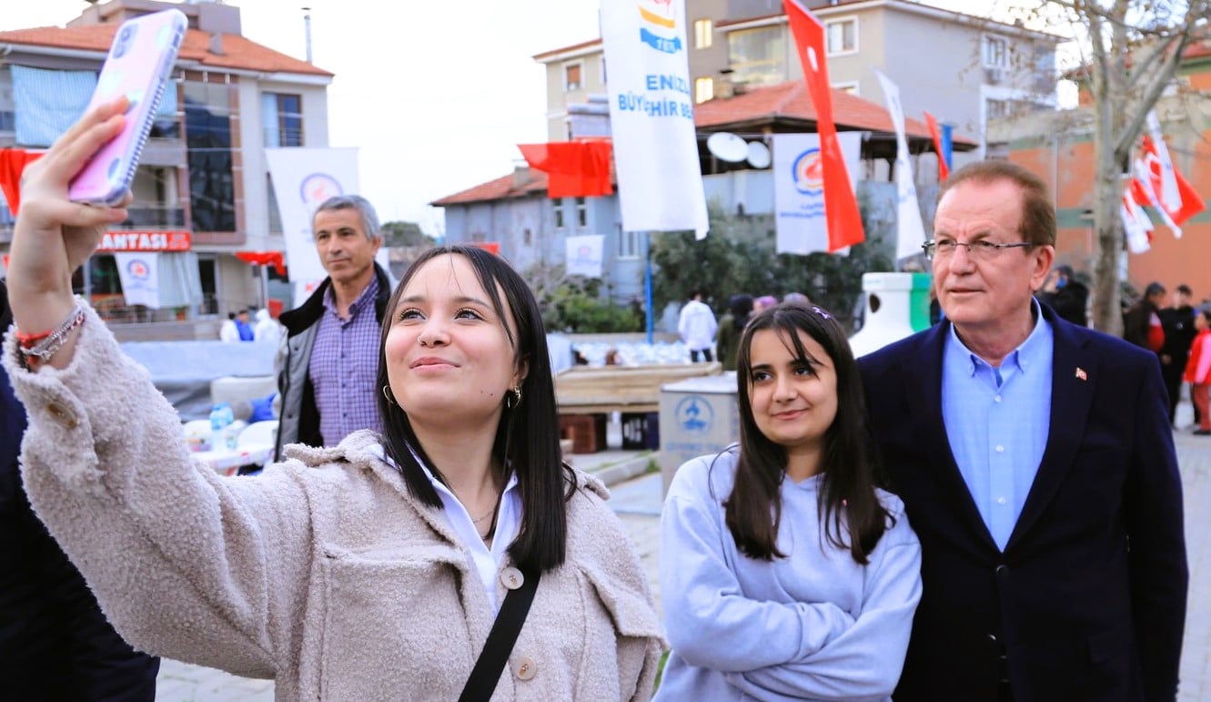 Genç Seçmen Pekdemir’e Böyle Seslendi: İlk Oyum Size Halil Başkanım…
