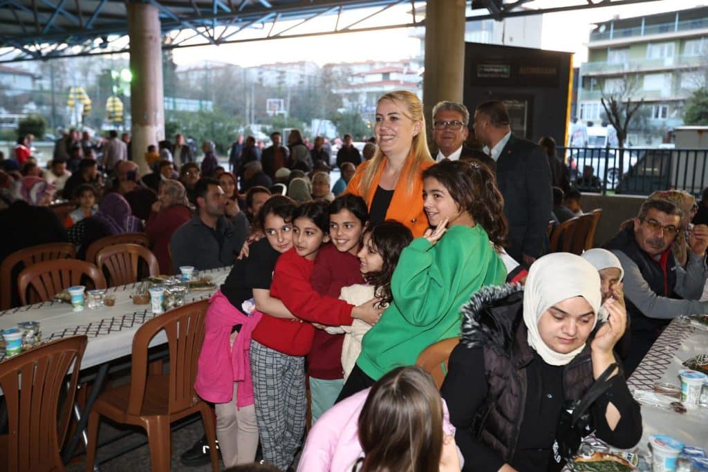 Merkezefendi İftar Sofrası Mehmet Akif Ersoy Mahallesi’nde Kuruldu…
