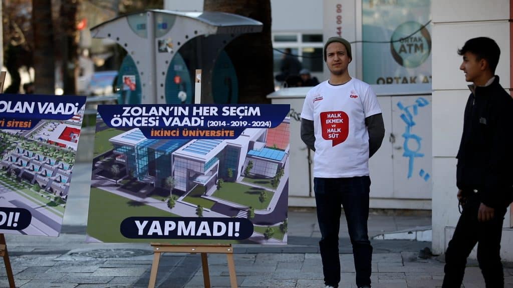 Bu Kez Osman Zolan’ın Vaat Edip Yapmadıkları Sergilendi…