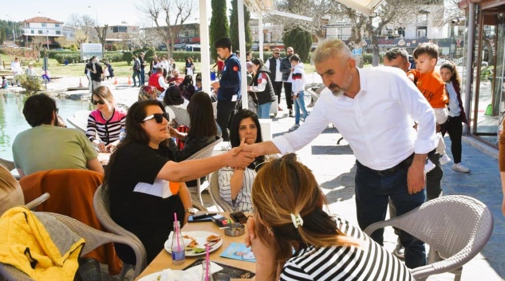 Pamukkale Belediyesi Başkan Adayı Türkay Berberoğlu: Biri Geç, İkiyi Seç…
