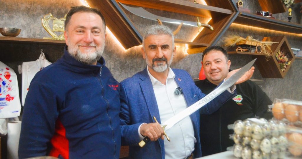 Kuşpınar Esnafı Berberoğlu’nu İstek Yağmuruna Tuttu…