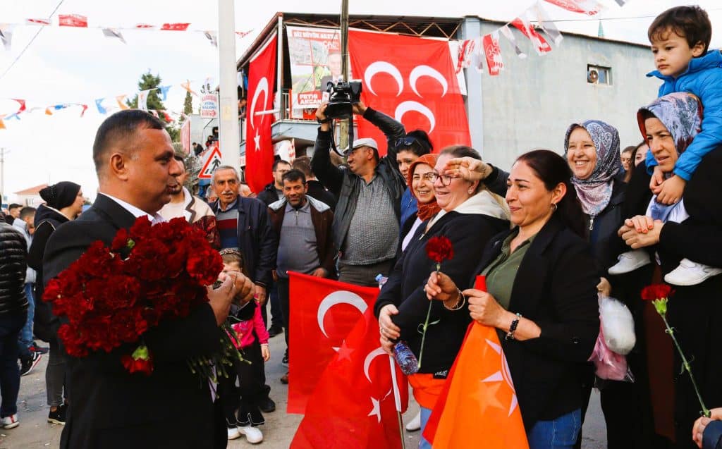 Çal Belediye Başkanı Akcan, SKM Açılışına 5 Kilometrelik Konvoyla Gitti…