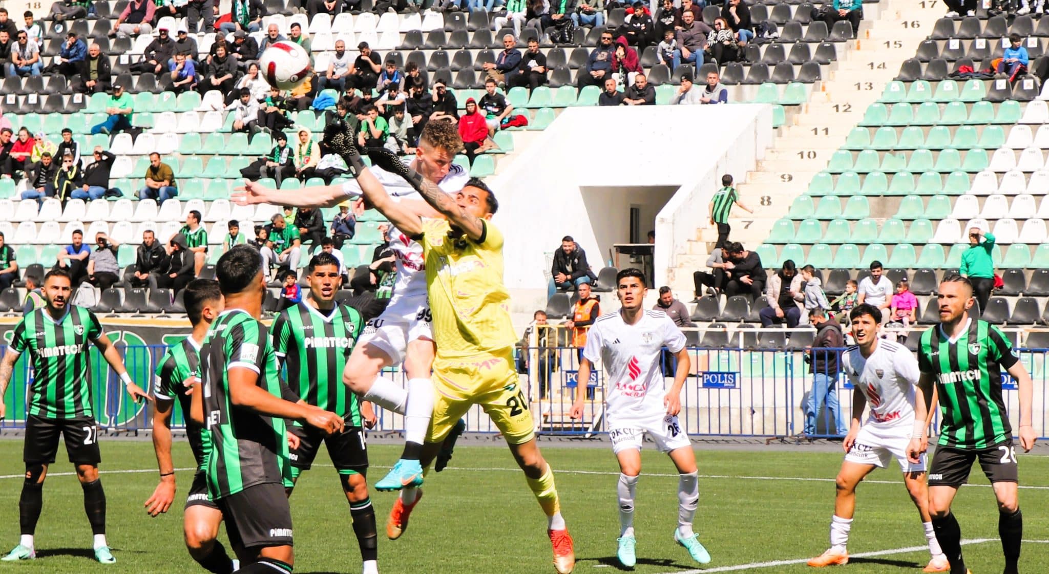 Horozlar, Bu Hafta da Kazandı: 2-1