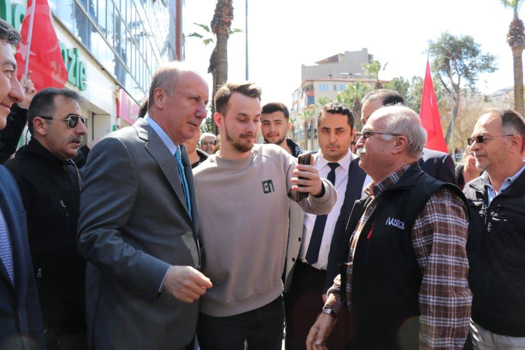 Muharrem İnce Denizli'de Vatandaşlarla Buluştu...