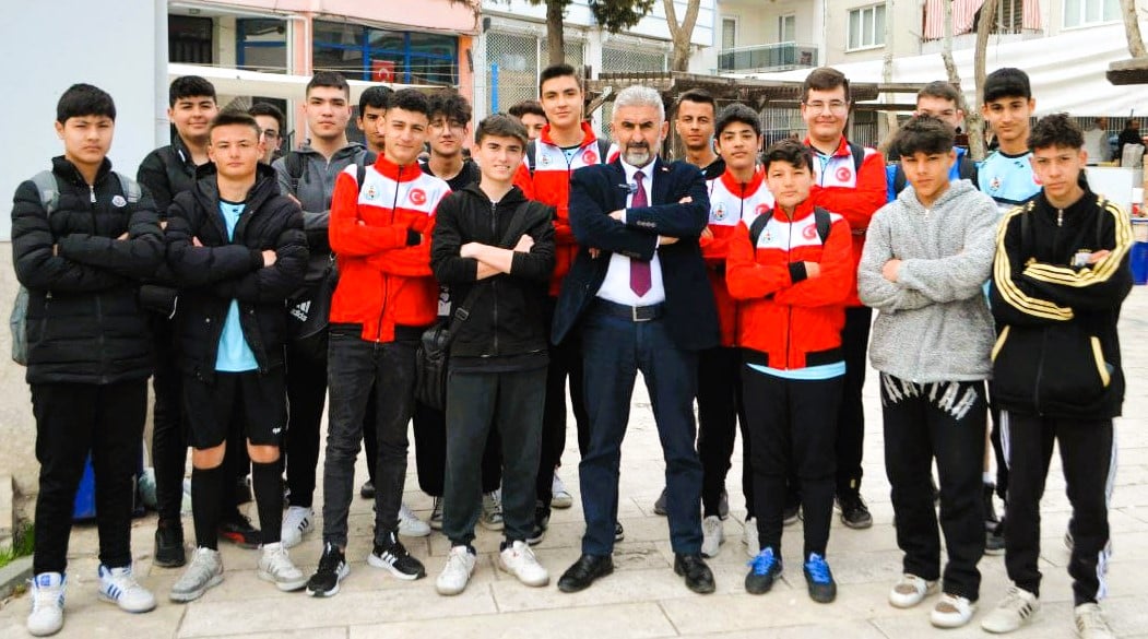 Berberoğlu, Gençlere İYİ Spor Alanları ve Aktiviteleri İçin Söz Verdi…