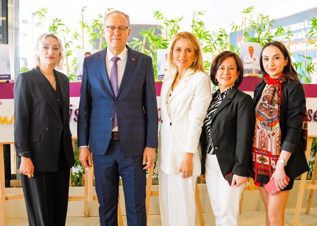 Uğur'lu Öğrencilerin Gözünden Doktorlar Sergisi Açıldı...