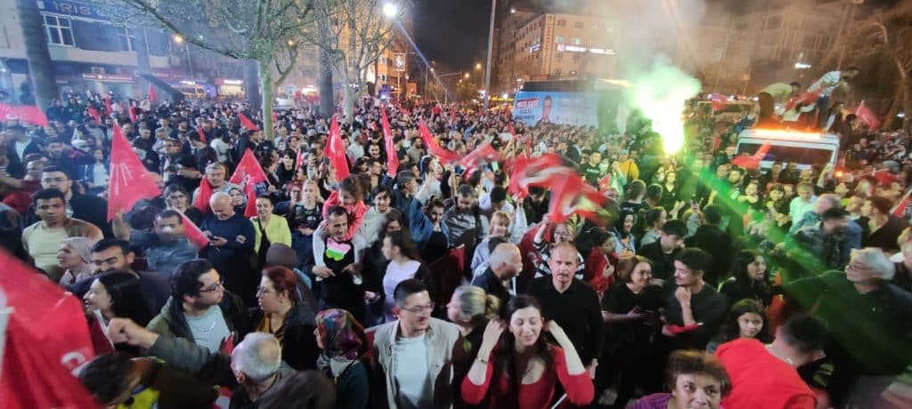 31 Mart Mahalli İdareler Genel Seçimlerinin kesin olmayan sonuçlarına göre, Denizli'de kesin olmayan ilk sonuçlara göre CHP’li Merkezefendi Belediye Başkanı ve Belediye Başkan Adayı Şeniz Doğan ile Pamukkale Belediye Başkan Adayı Ali Rıza Ertemur yarışı önde götürüyor.