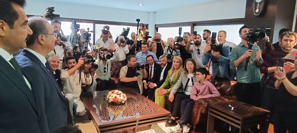 Denizli'nin Yeni Seçilen Başkanı Çavuşoğlu, Mühürü Zolan'dan Aldı...