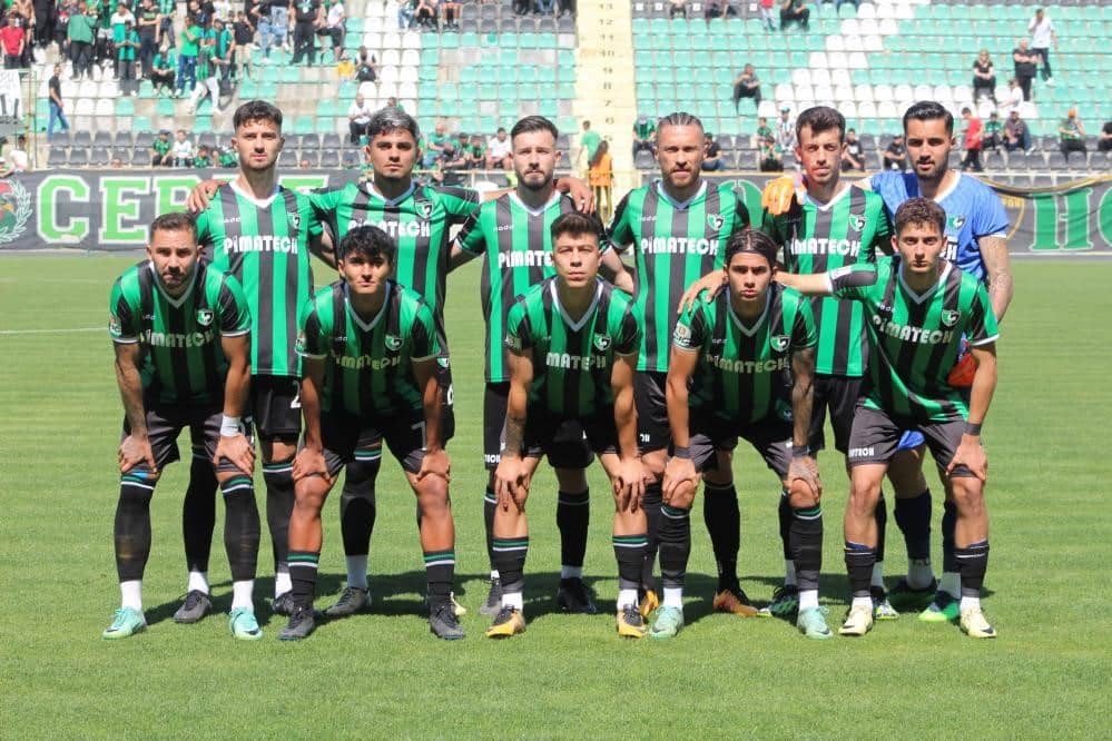 Denizlisporlu Futbolcular İsyan Bayrağı Açtı, Taraftarlar Futbolcunun Ailesine Saldırdı…