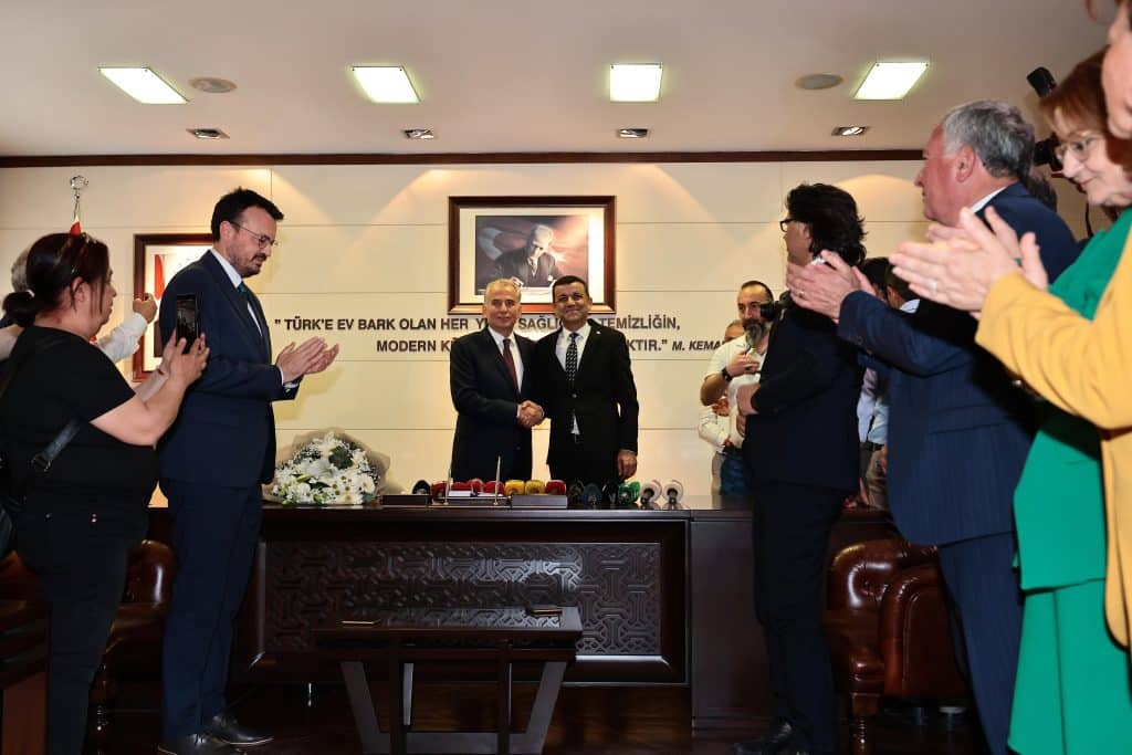 Yeni Seçilen Başkan Çavuşoğlu, Mühürü Zolan'dan Aldı...