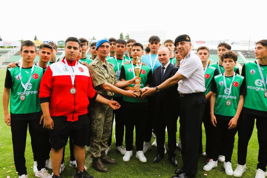 Denizli Emniyet Müdürlüğü'nün 'Mahallemde Maç Var' Futbol Turnuvası Sona Erdi...