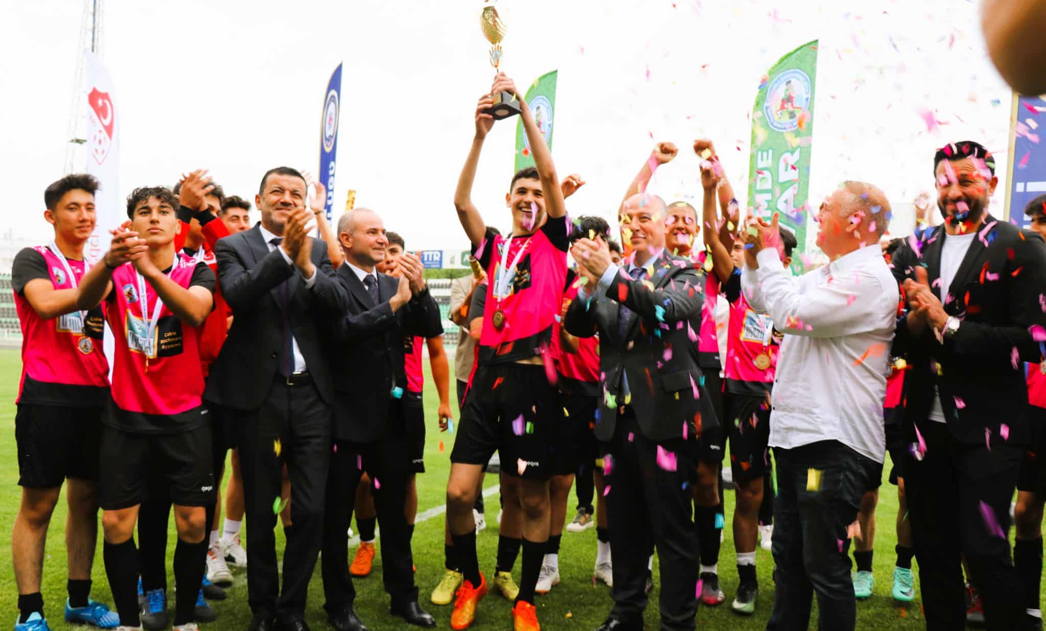 Denizli Emniyet Müdürlüğü’nün ‘Mahallemde Maç Var’ Futbol Turnuvası Sona Erdi…