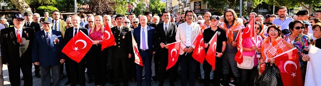 Denizli Halkı, 105 Yıl Önceki Milli Mücadele Ruhuyla Yürüdü…