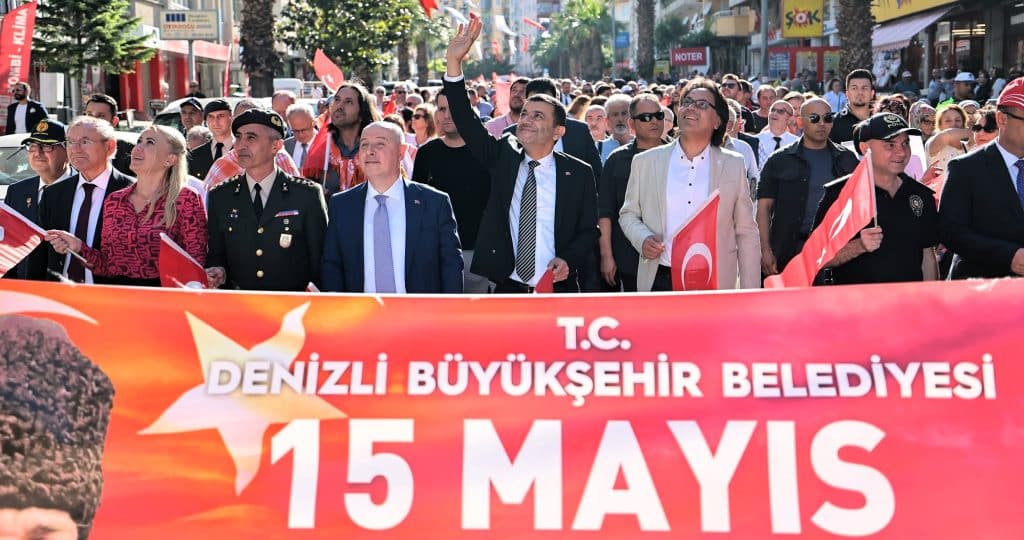 Denizli Halkı, 105 Yıl Önceki Milli Mücadele Ruhuyla Yürüdü…