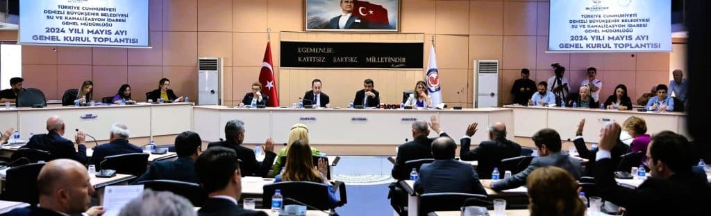 Emekliye 5 Bin, Doğum Yapana 4 Bin TL Meclis'ten Geçti…