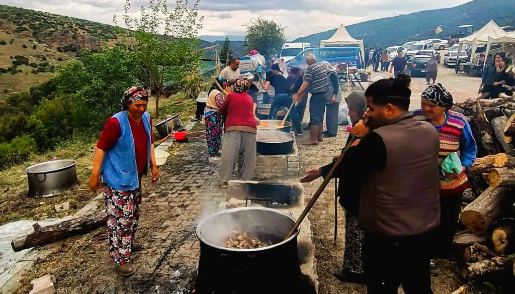 Çal’da Hıdırellez Şenlikleri, Vatandaşların Yoğun İlgisi ve Coşkusuyla Kutlandı…