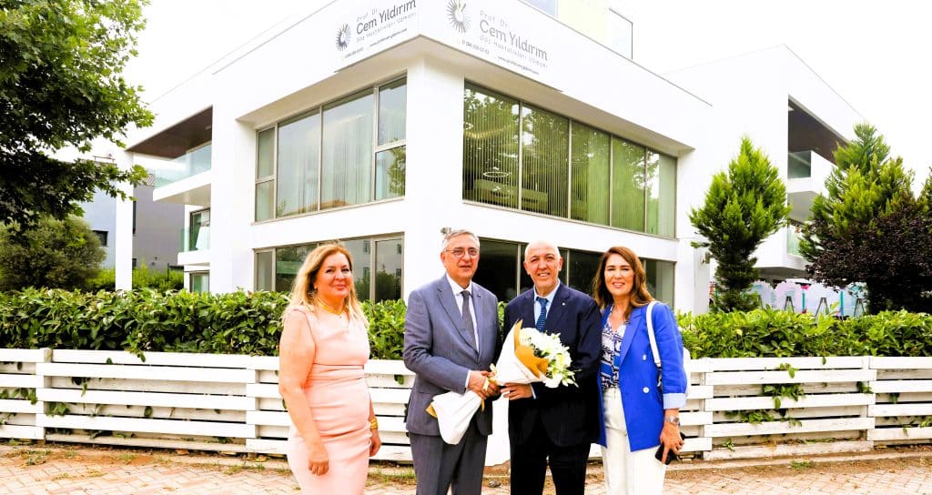 Denizli'nin Başarılı Göz Hastalıkları Uzmanı Prof. Dr. Cem Yıldırım, Kendi Merkezinde Hizmet Verecek...
