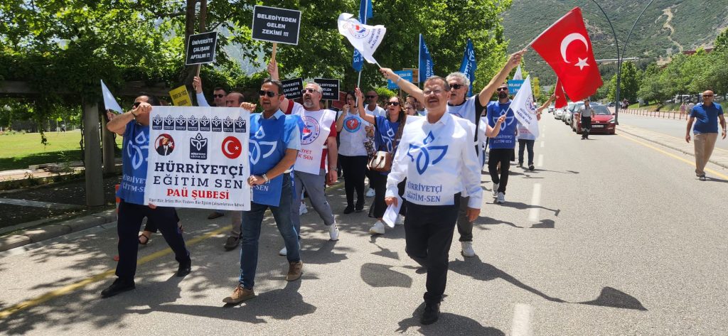PAÜ'deki Kadrolaşmalara, Hürriyetçi Eğitim Sen Tarafından Tepki Gösterildi...